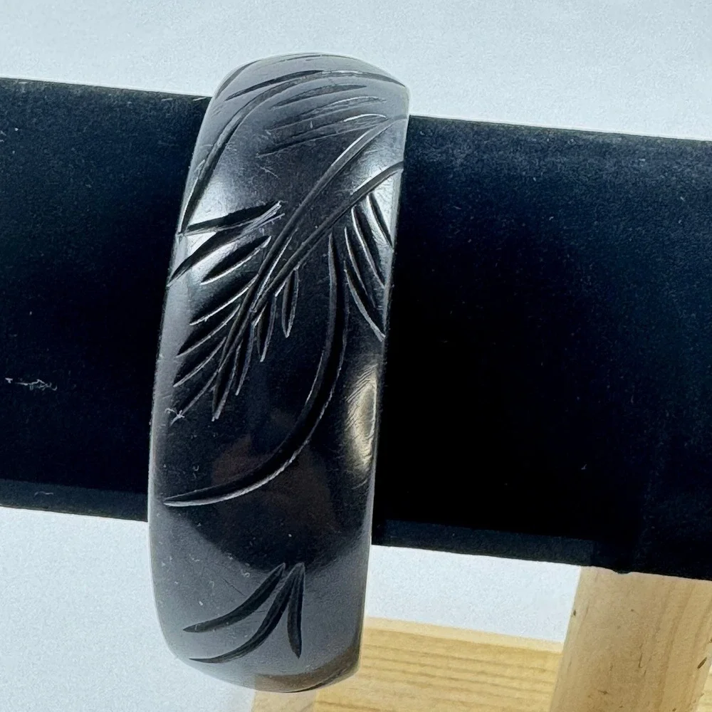 Vintage Black Carved Leaf Bakelite Bangle Bracelet Chunky Statement 7.75